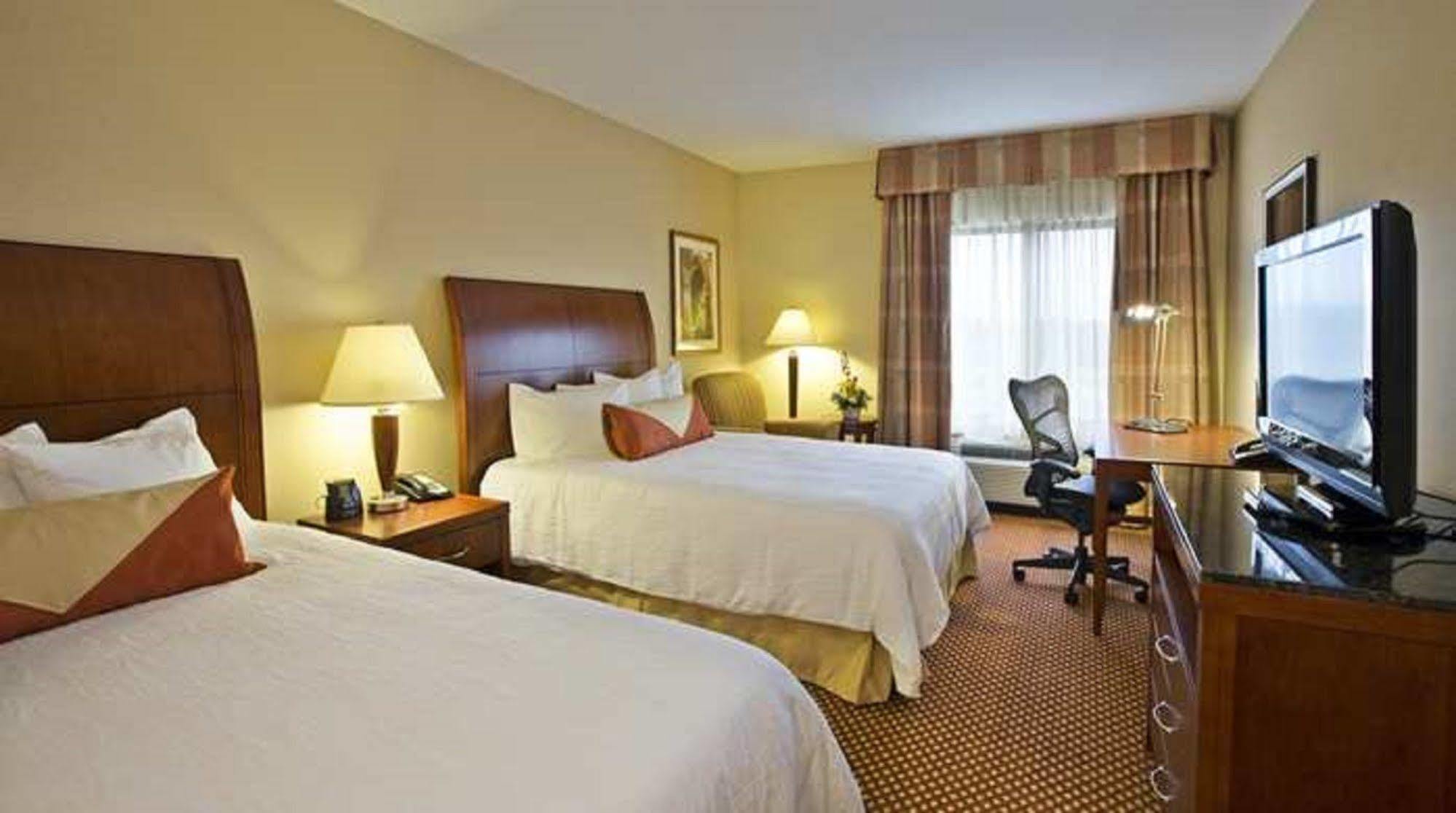 Hilton Garden Inn Lake Forest Mettawa Room photo